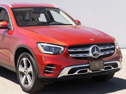 designo Cardinal Red Metallic 2021 Mercedes-Benz GLC 300 Base