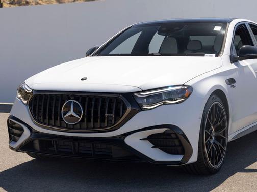 MOON WHITE MAGN 2026 Mercedes-Benz AMG E 53 E 4MATIC+