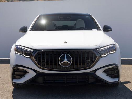 MOON WHITE MAGN 2026 Mercedes-Benz AMG E 53 E 4MATIC+
