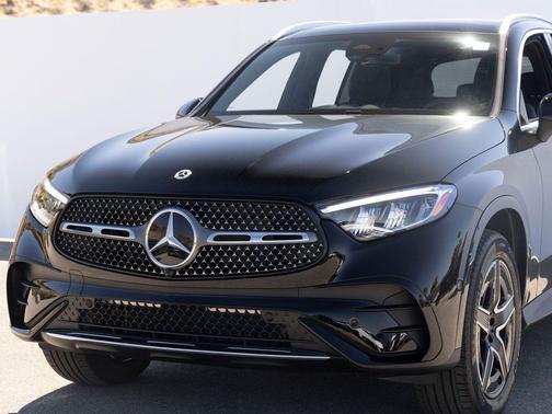 Black 2026 Mercedes-Benz GLC 300 Base