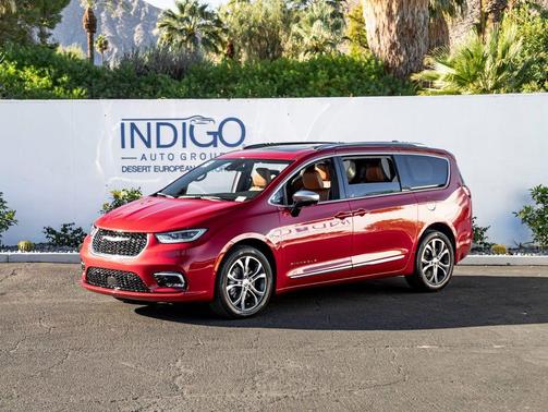 2025 Chrysler Pacifica L