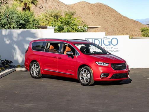 2025 Chrysler Pacifica L