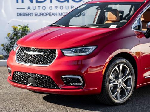 2025 Chrysler Pacifica L