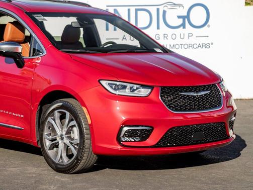 2025 Chrysler Pacifica L