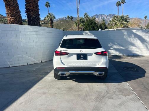 2025 Mercedes-Benz GLA 250 4MATIC