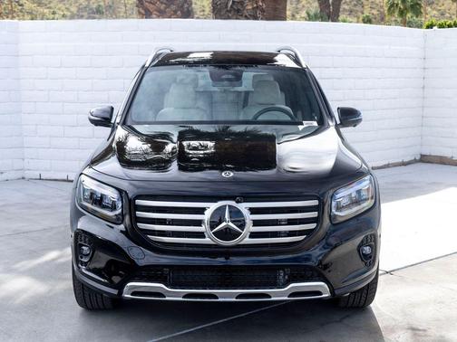 Night Black 2026 Mercedes-Benz GLB 250 4MATIC