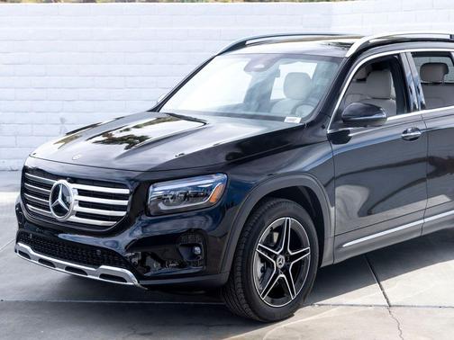 Night Black 2026 Mercedes-Benz GLB 250 4MATIC