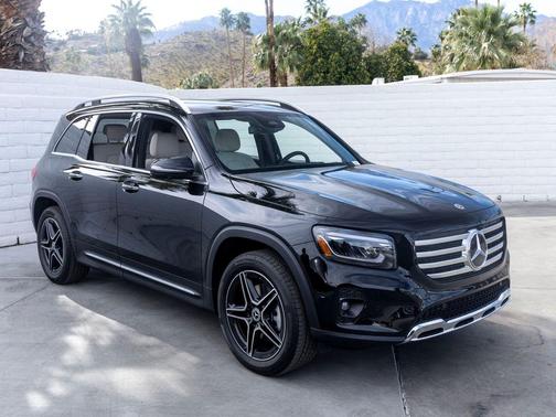 Night Black 2026 Mercedes-Benz GLB 250 4MATIC