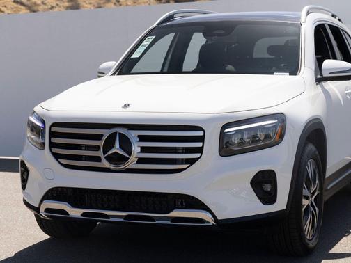 Polar White 2026 Mercedes-Benz GLB 250 Base
