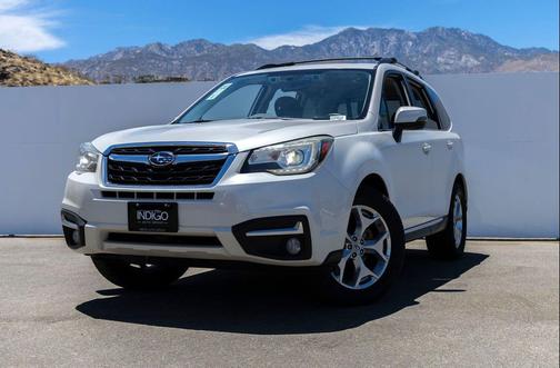 Crystal White Pearl 2018 Subaru Forester 2.5i Touring
