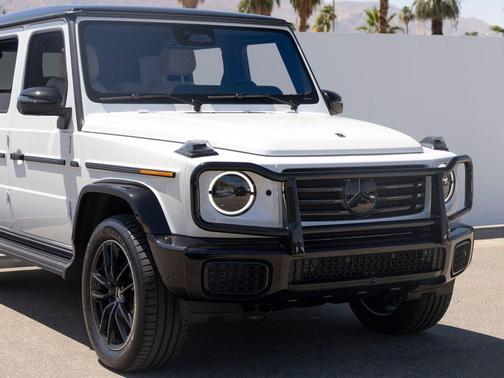MOON WHITE META 2026 Mercedes-Benz G-Class G 550