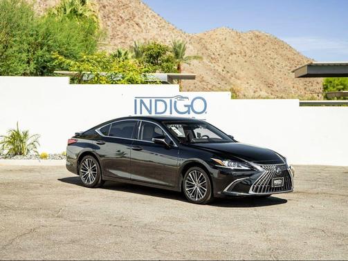 2023 Lexus ES 300h Base