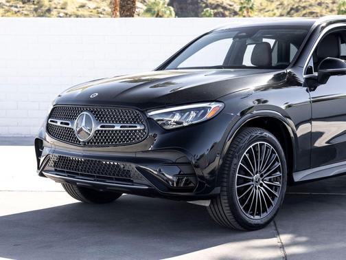 Black 2026 Mercedes-Benz GLC 300 Base