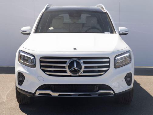 Polar White 2026 Mercedes-Benz GLB 250 4MATIC