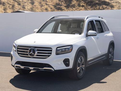 Polar White 2026 Mercedes-Benz GLB 250 4MATIC