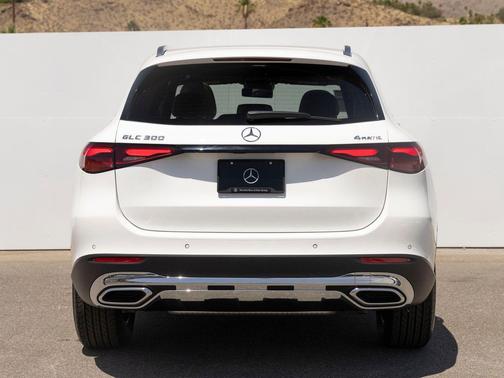 Polar White 2026 Mercedes-Benz GLC 300 4MATIC