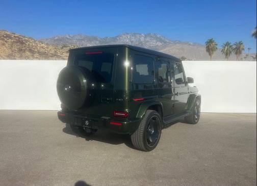 MANUFAKTUR Olive Metallic 2026 Mercedes-Benz AMG G 63 G 63 AMG