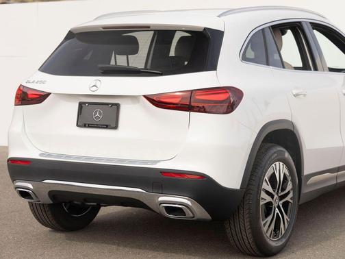 Polar White 2026 Mercedes-Benz GLA 250 4MATIC