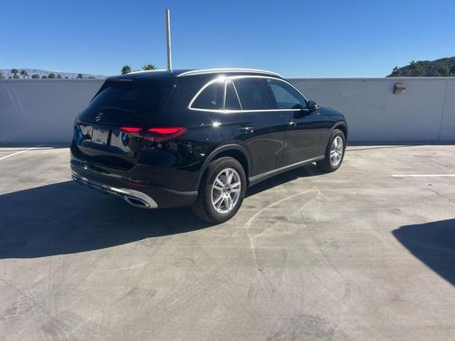 2025 Mercedes-Benz GLC 300 Base