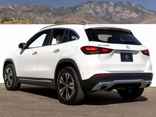 Polar White 2026 Mercedes-Benz GLA 250 4MATIC