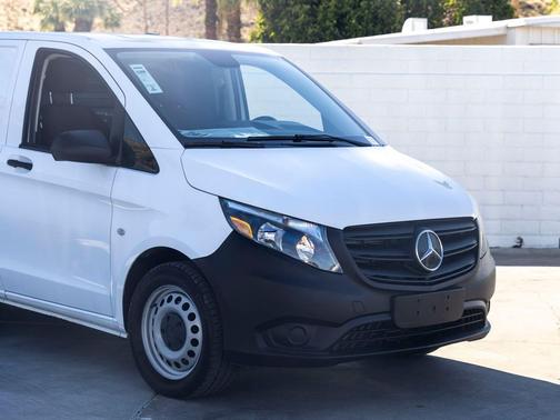 2022 Mercedes-Benz Metris Base