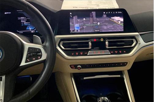 2022 BMW 330e iPerformance