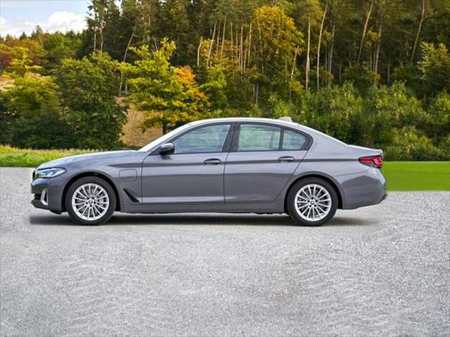 Alpine White 2021 BMW 530 i