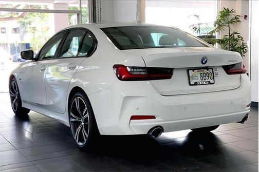 2023 BMW 330e iPerformance