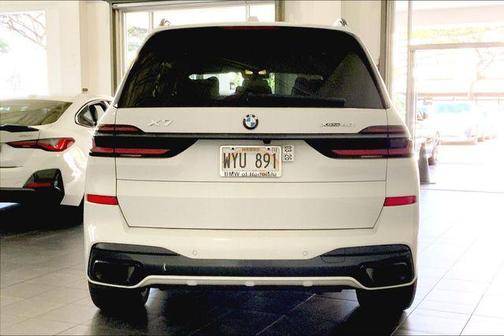 Alpine White 2024 BMW X7 xDrive40i