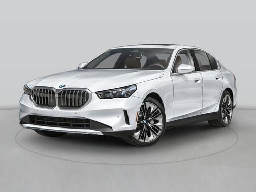 Alpine White 2026 BMW 540 i xDrive