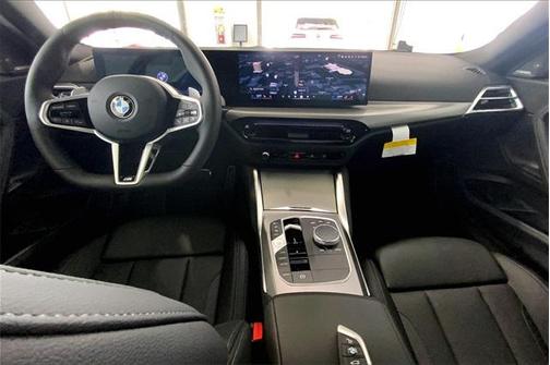 2025 BMW 230 i