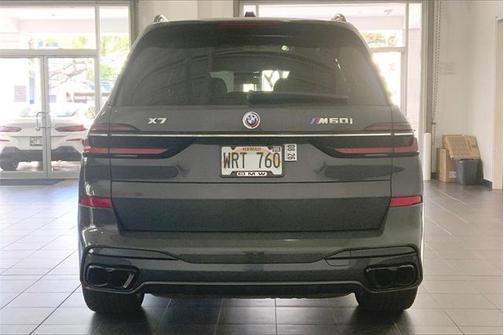 2023 BMW X7 M60i