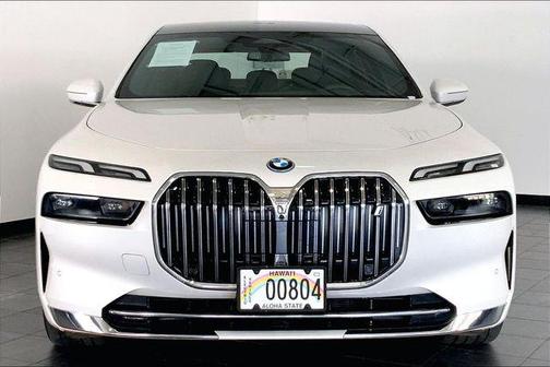 White Metallic 2025 BMW i7 eDrive50