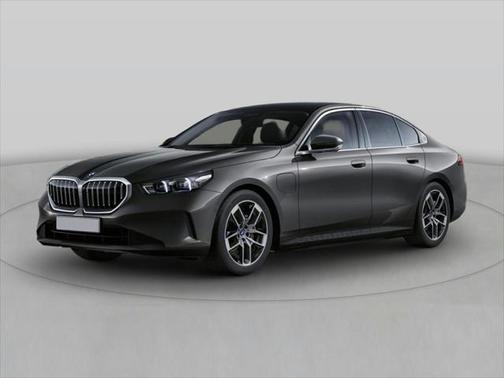2025 BMW 550e xDrive