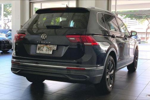 Black 2022 Volkswagen Tiguan 2.0T SE
