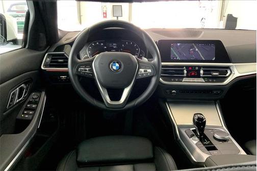 2022 BMW 330 i