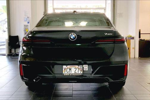 2023 BMW 740 i
