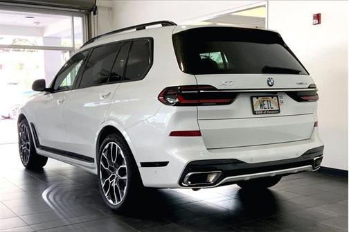 2023 BMW X7 xDrive40i