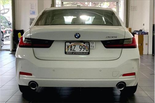 2025 BMW 330 i