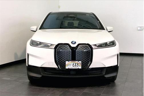 2025 BMW iX xDrive50