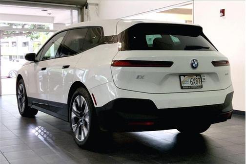 2025 BMW iX xDrive50