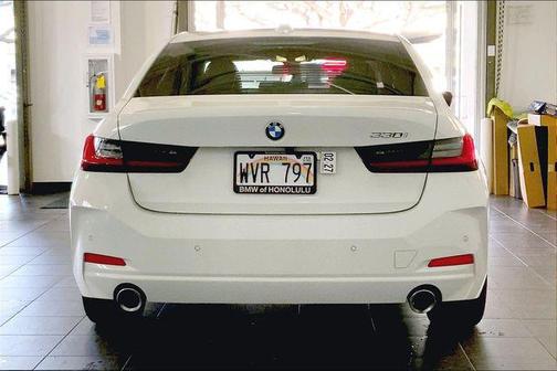 Alpine White 2023 BMW 330 330i