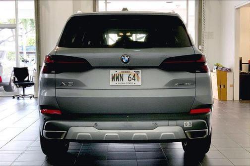 Gray Metallic 2024 BMW X5 xDrive40i