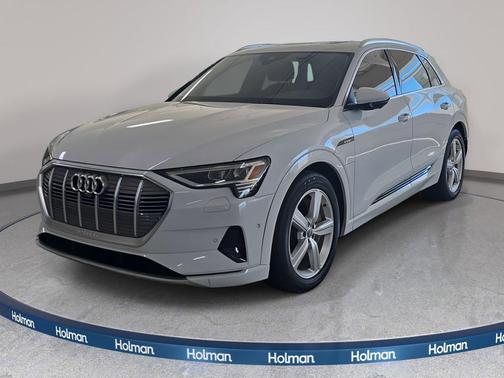 2019 Audi e-tron Premium Plus