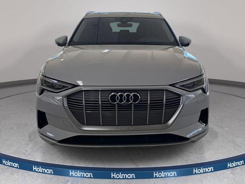 2019 Audi e-tron Premium Plus