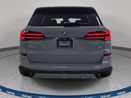 Gray Metallic 2026 BMW X5 sDrive40i
