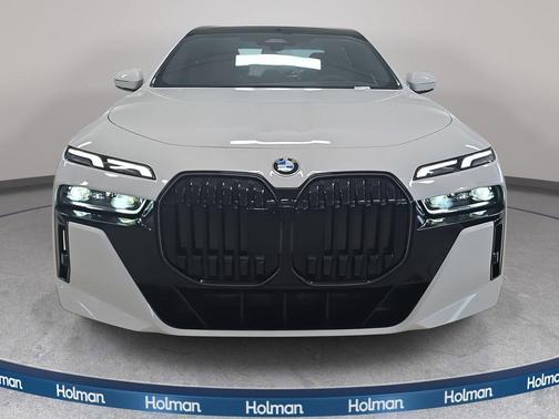 2026 BMW 740 740i