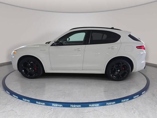 Alfa White 2022 Alfa Romeo Stelvio Veloce