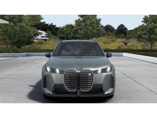 Space Silver 2026 BMW iX M70