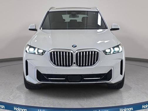 Mineral White Metallic 2024 BMW X5 sDrive40i